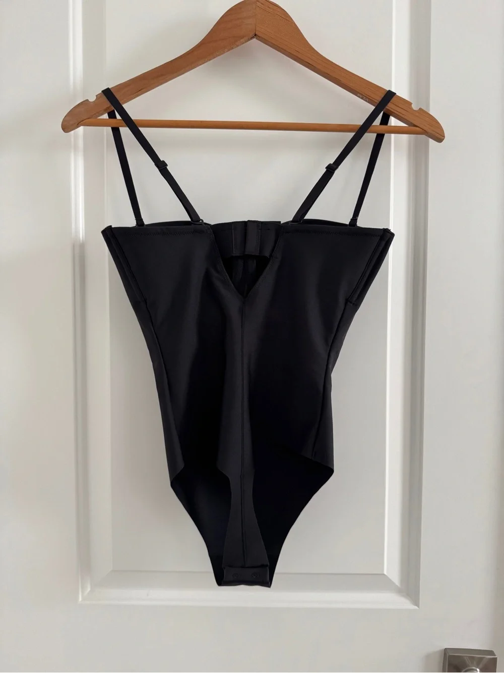 SKIMS Black Body Molded Underwire Thong Bodysuit size S small New with tags $138
